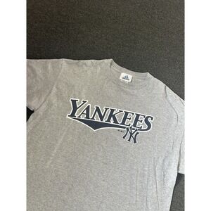 Vintage Yankees Adidas T-Shirt Gray Mens Size XL 2002 Y2K MLB Sports Baseball